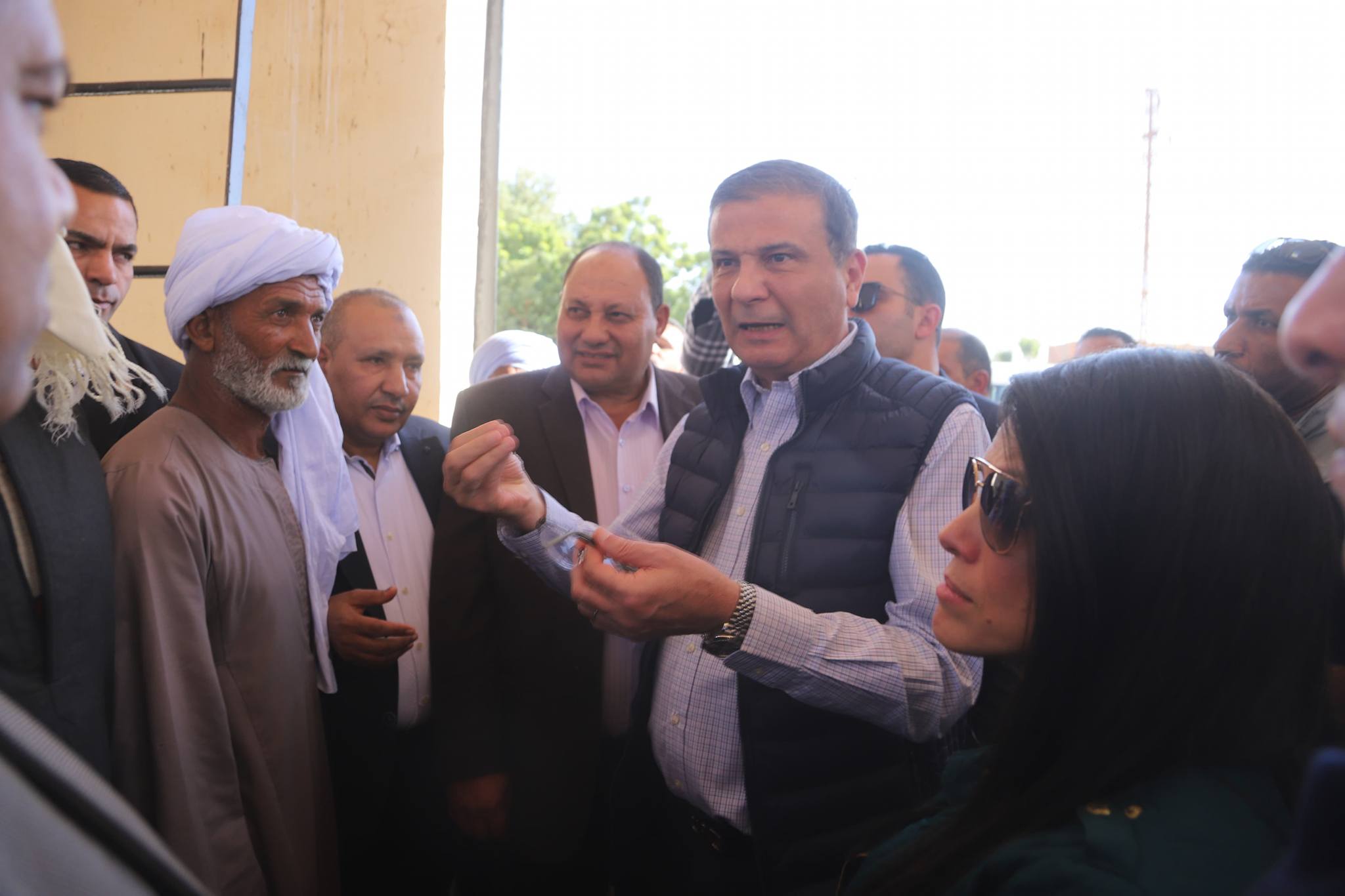 وزير الزراعة يستمع لمشاكل الفلاحين وزير الزراعة يستمع لمشاكل الفلاحين